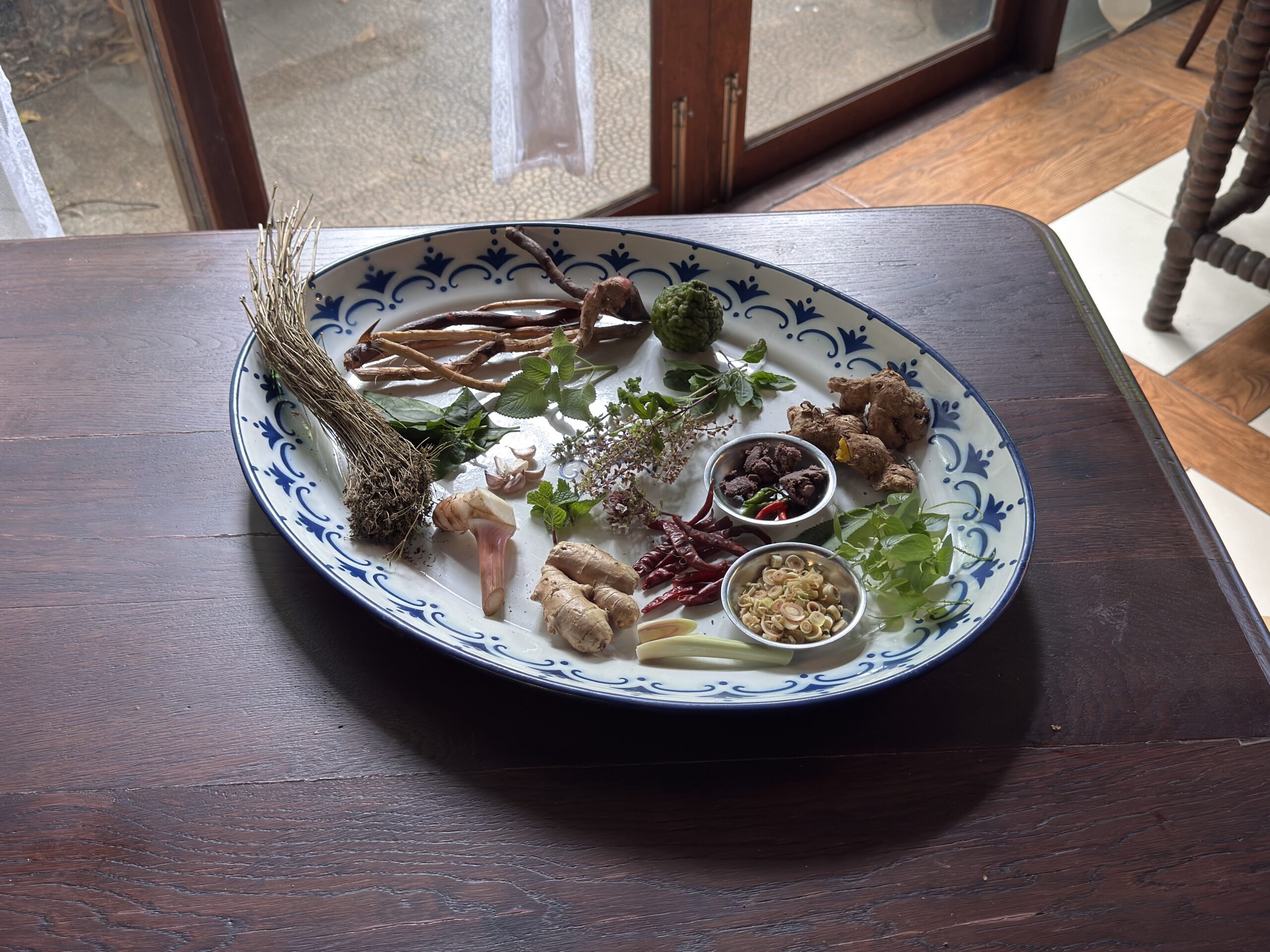 วิธีทำ ‘แกงป่าจันทบุรี’ แกงป่าที่ใส่เร่วหอม สมุนไพรจากป่าฝนฝั่งตะวันออก